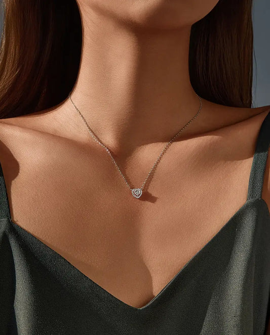 Moissanite Ketting met Hart – hartslijpsel van 0,5 ct kleur D met pavé halo in 925 sterling zilver