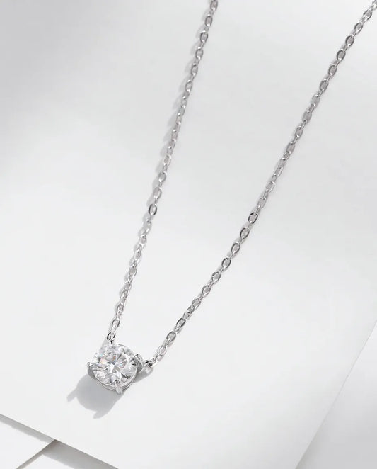 Moissanite Ketting Solitair – hanger van 0,8 ct kleur D in 925 sterling zilver, vier chatons, verstelbare ankerketting
