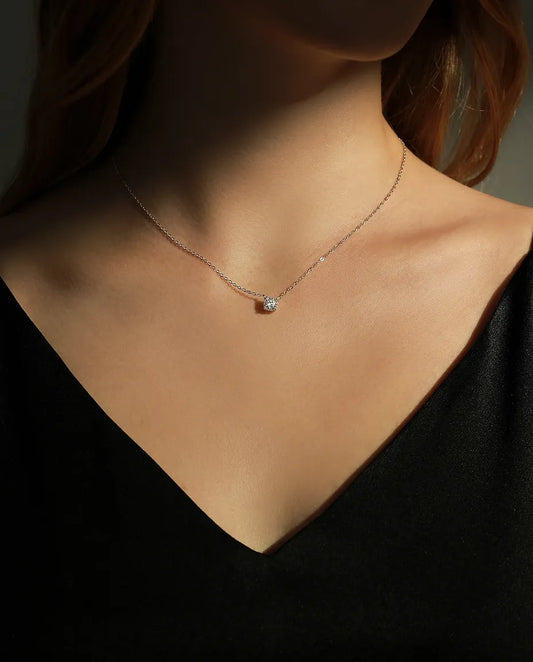 Moissanite Ketting Solitair – hanger van 0,8 ct kleur D in 925 sterling zilver, vier chatons, verstelbare ankerketting