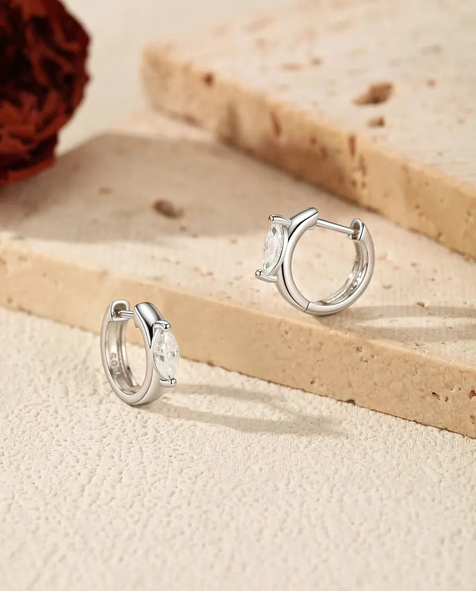 Moissanite Klapoorringen Marquise - stenen van 0,30 ct 3 x 6 mm, ring van 11,5 mm, 925 sterling zilver