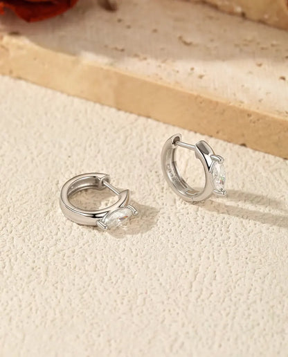 Moissanite Klapoorringen Marquise - per oorbel een steen van 0,30 ct 3 x 6 mm, ring van 11,5 mm, 925 sterling zilver