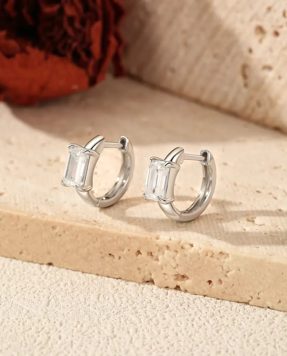 Moissanite Klapoorringen Smaragdslijpsel - stenen van 0,80 ct 4 x 6 mm, ring van 11,5 mm, 925 zilver