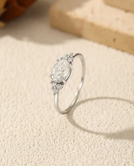 Ovale Moissanite Ring – 1 karaat kleur D zuiverheid VVS in 925 sterling zilver, zirkonia op de schouders, maten 5 tot 9