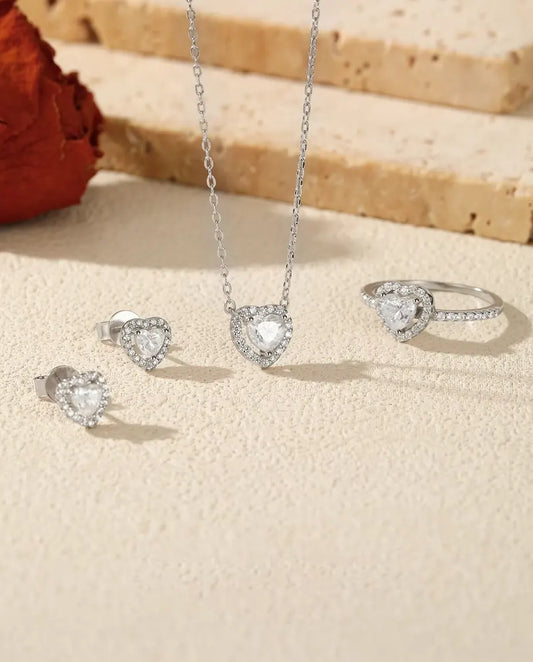 Moissanite Sieradenset met Hart in 925 Sterling Zilver - de complete set op lichte steen