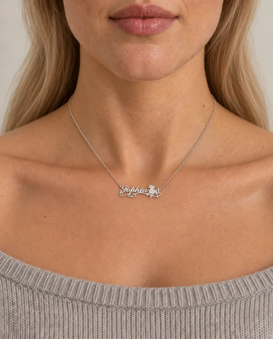 Naamketting met Eenhoorn - gedragen door een model
