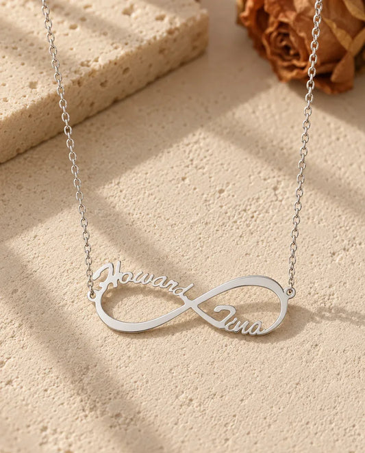 Naamketting met Infinity Symbool - vooraanzicht in zilver