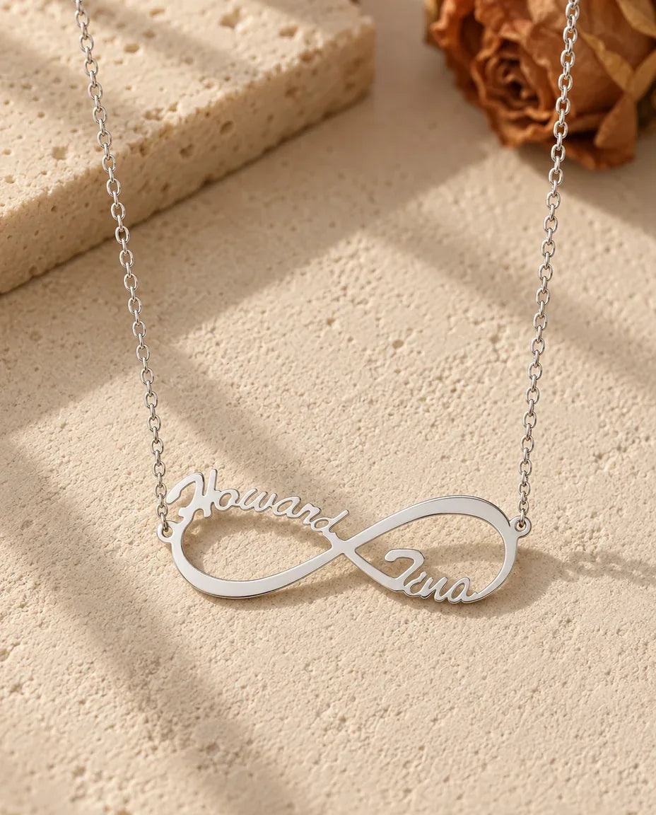 Naamketting met Infinity Symbool - vooraanzicht in zilver