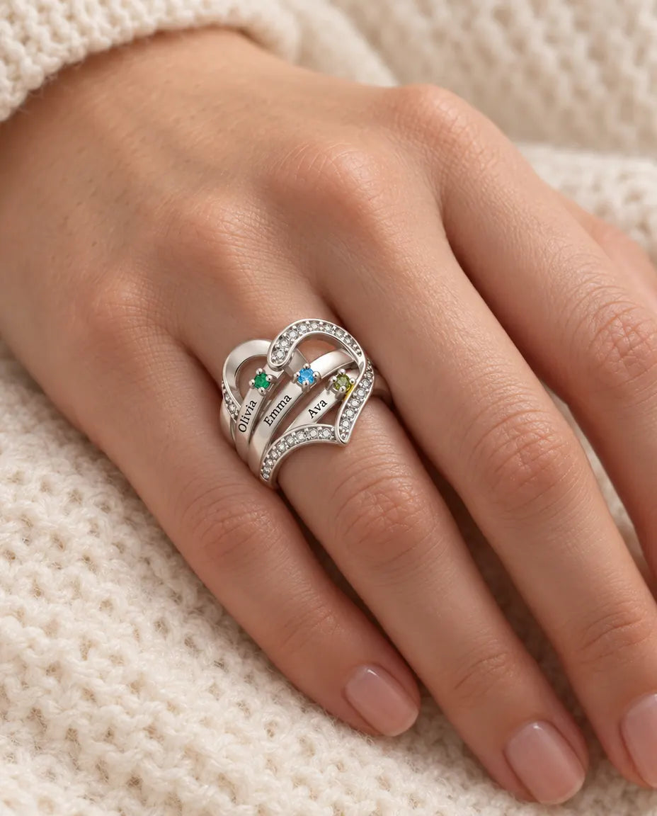 Gepersonaliseerde Geboortesteen Ring met 3-4 Namen en Gravure Binnenin - familiering met hart, gegraveerde namen en gesimuleerde geboortestenen, gerhodineerd