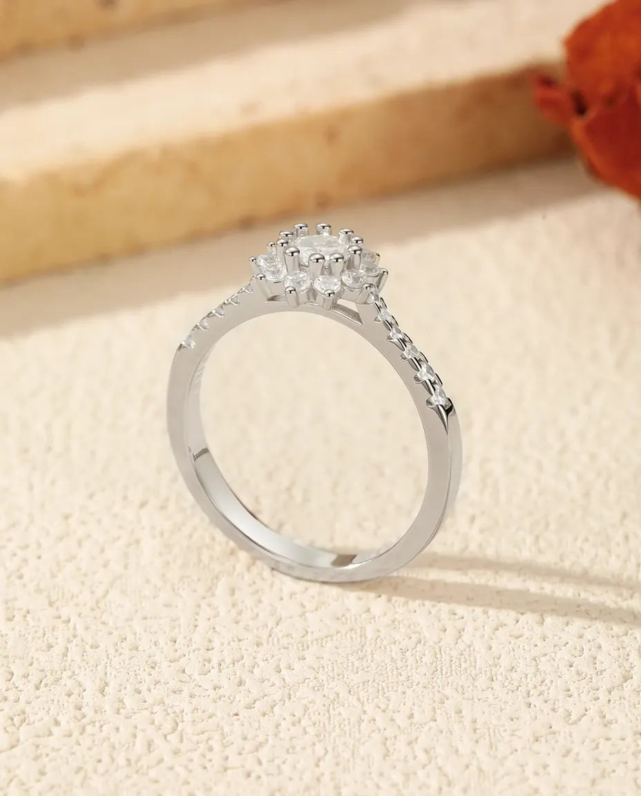 Moissanite Verlovingsring – Bloemhalo met 0,3 ct Steen in D-kleur, 925 Sterling Zilver