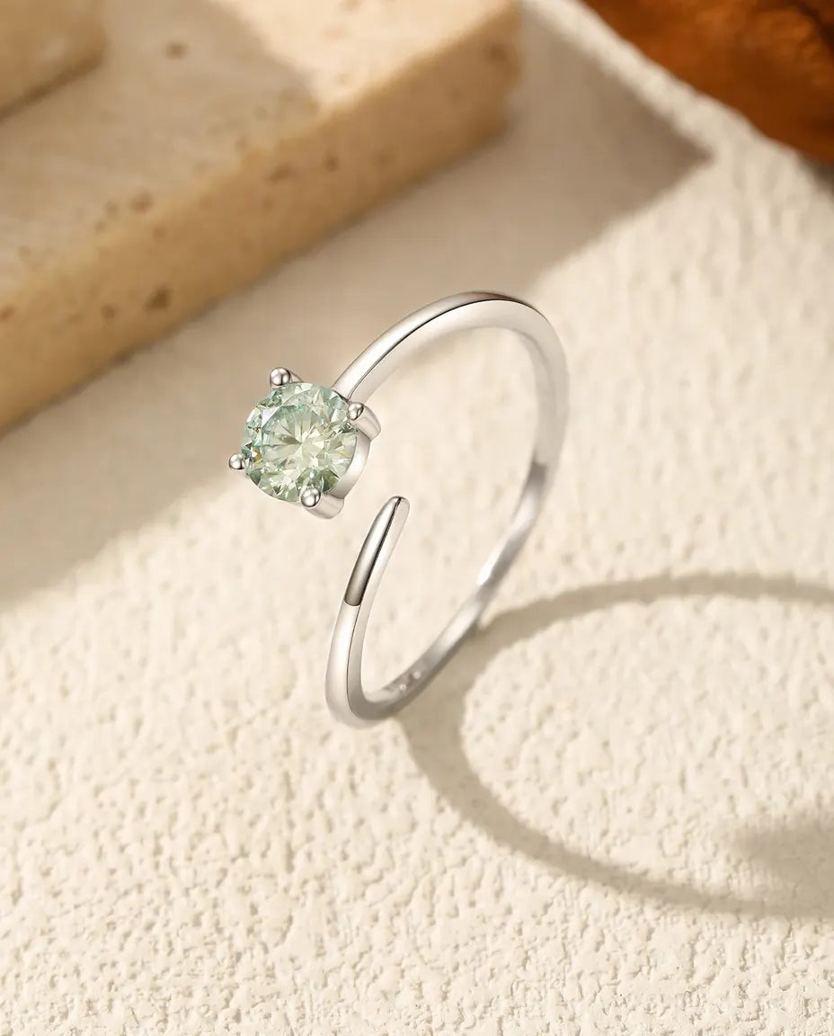 Moissanite Ring – Groene Solitair van 0,5 Karaat op Verstelbare Open Band, 925 Sterling Zilver