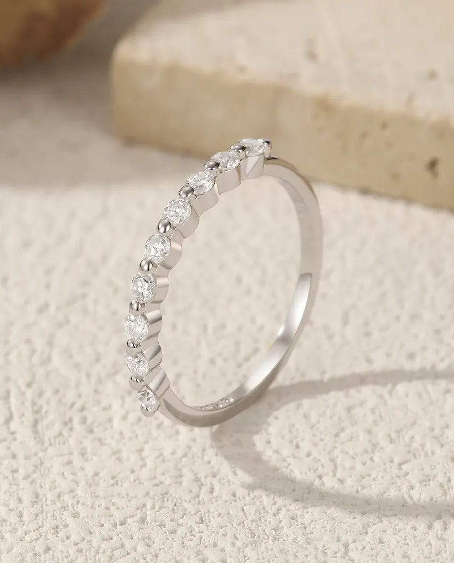 Moissanite Ring – Halve Eternity met Fijne Pavé, Stapelbaar Bandje in 925 Sterling Zilver