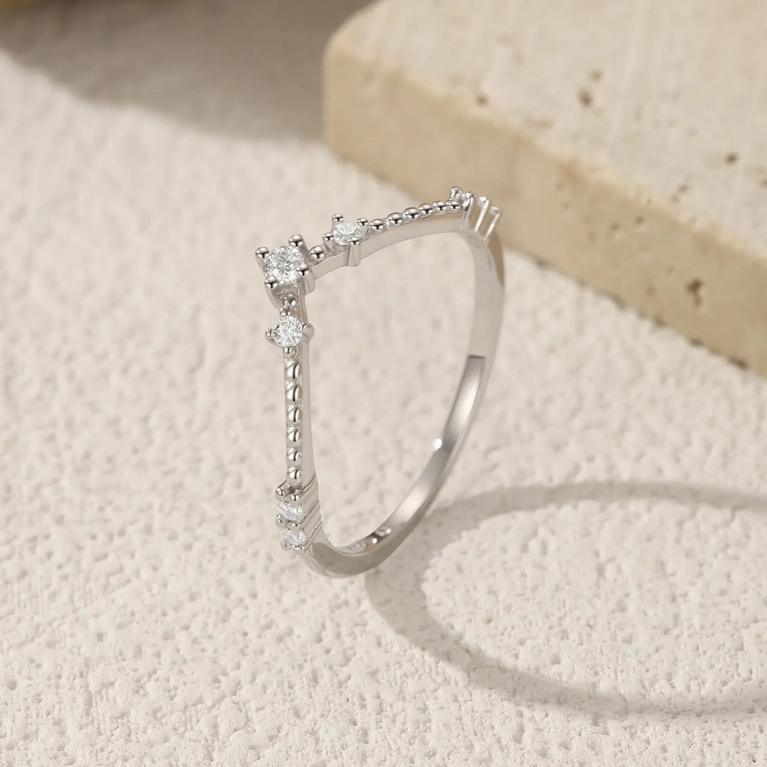 Moissanite Ring – Smalle Alliance met Zeven D-kleur Stenen, 925 Sterling Zilver