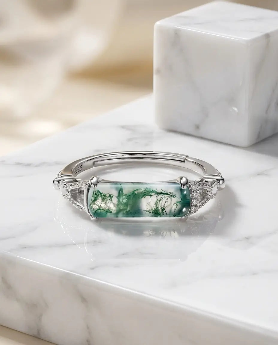 Mosagaat Ring – Rechthoekige Steen Dwars Gezet, Verstelbare Vintage Band met Filigrain en Zirkonia