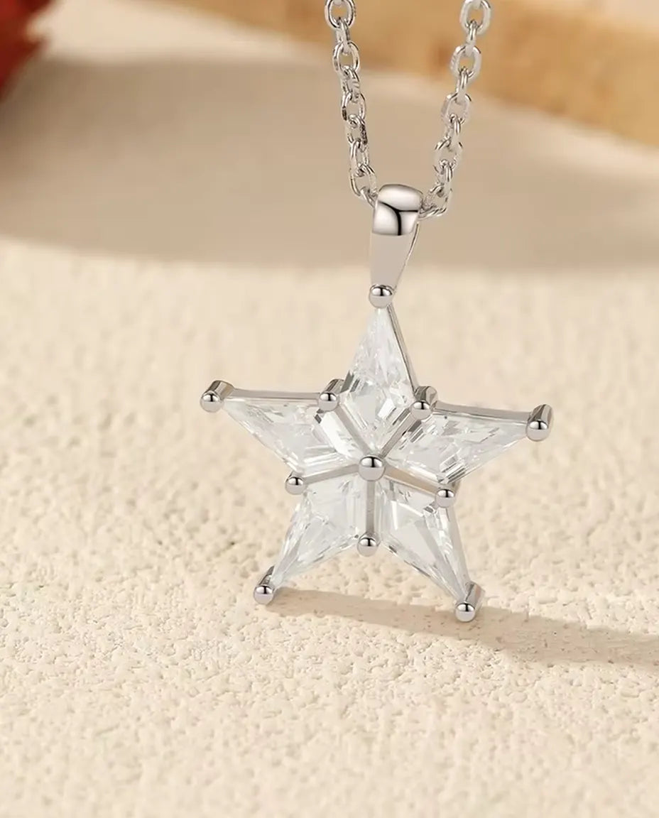 Sterketting met Zirkonia - ster van vijf stenen in vliegerslijpsel, 18 mm, ketting 40+5 cm, 925 zilver