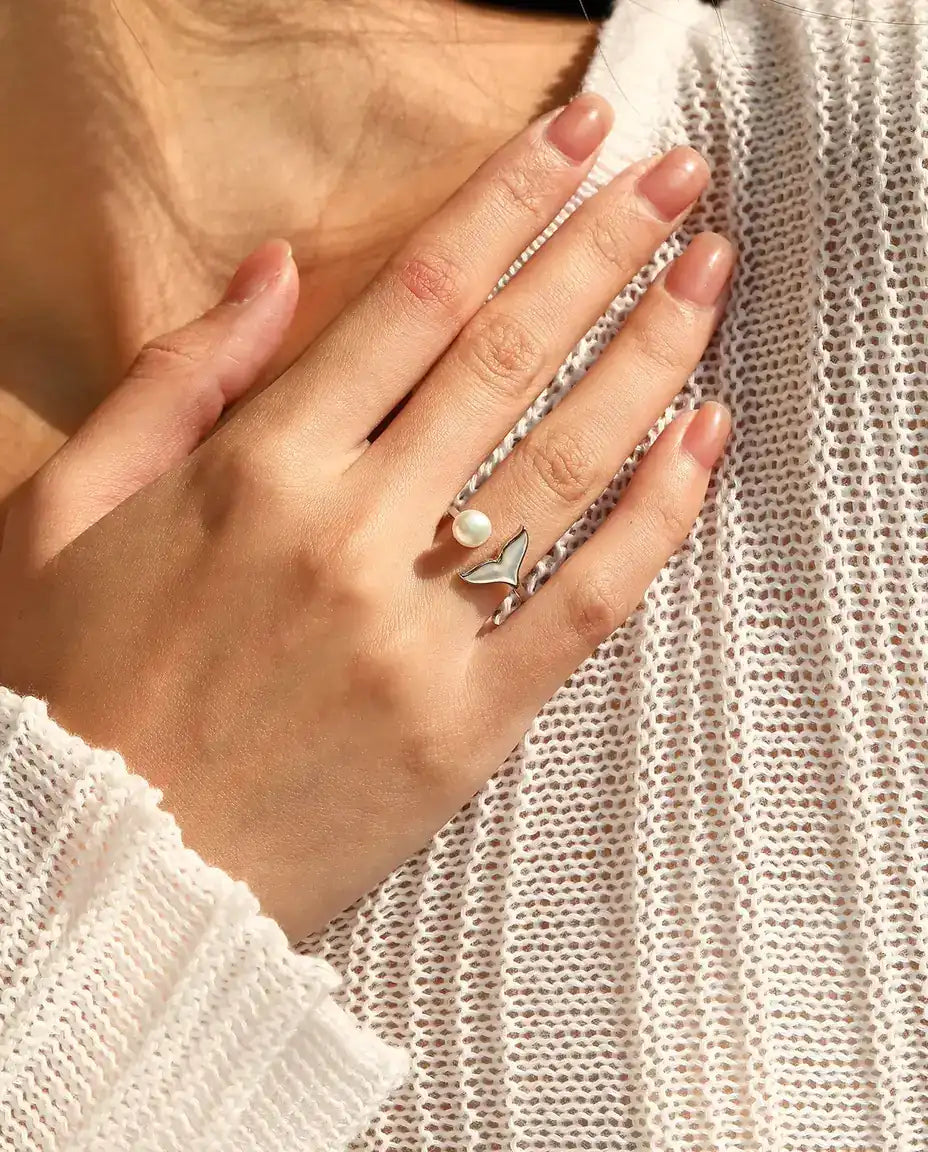 Walvisstaart Ring met Parel - open verstelbare band met witte staart, 925 sterling zilver