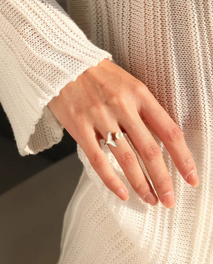 Walvisstaart Ring met Parel - open verstelbare band met witte staart, 925 sterling zilver